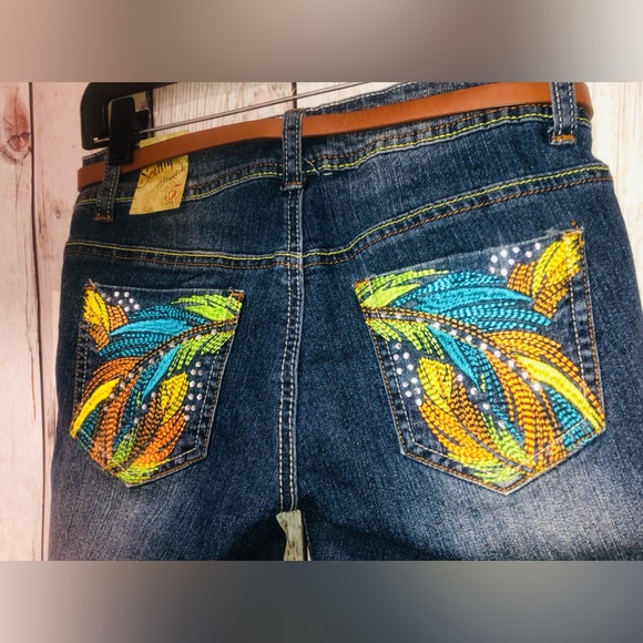 South Pole Stretch Juniors Size 5 Cuffed Denim Capris Feather Pocket Design - Picture 2 of 12